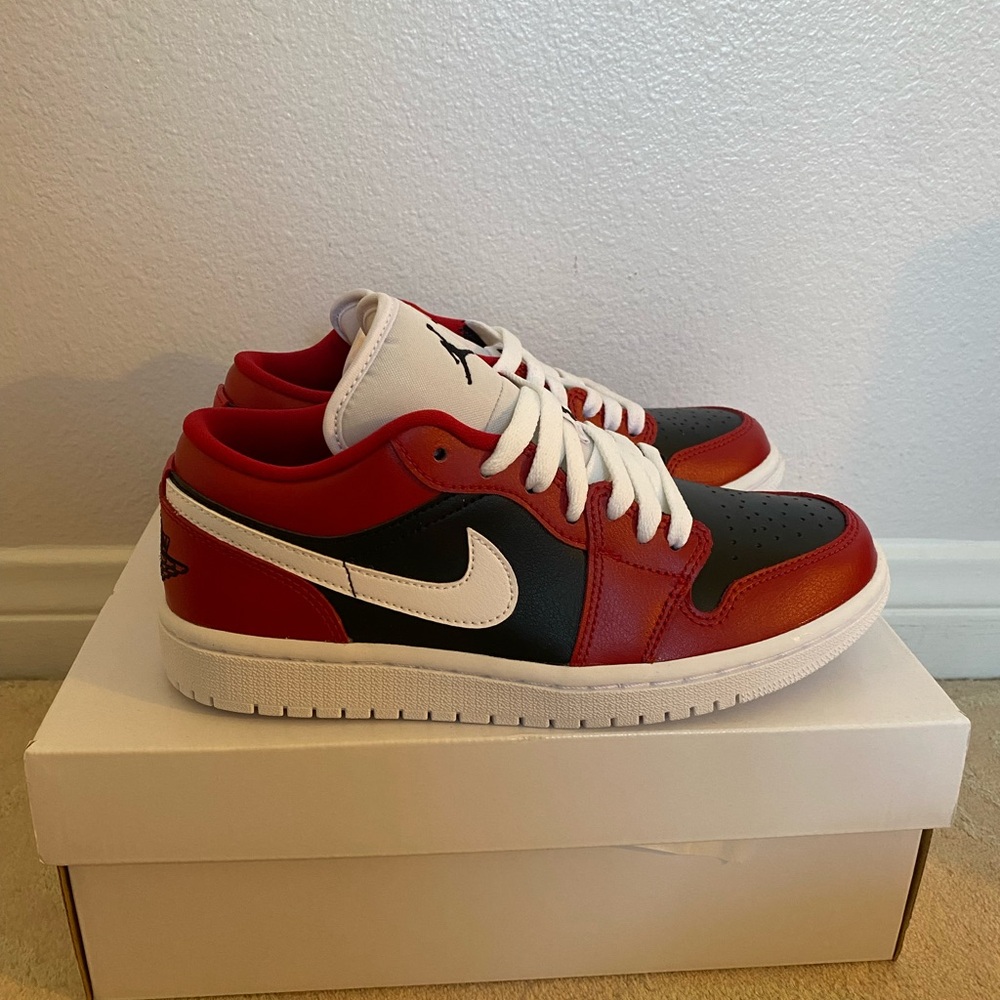 WMNS AIR JORDAN 1 LOW
